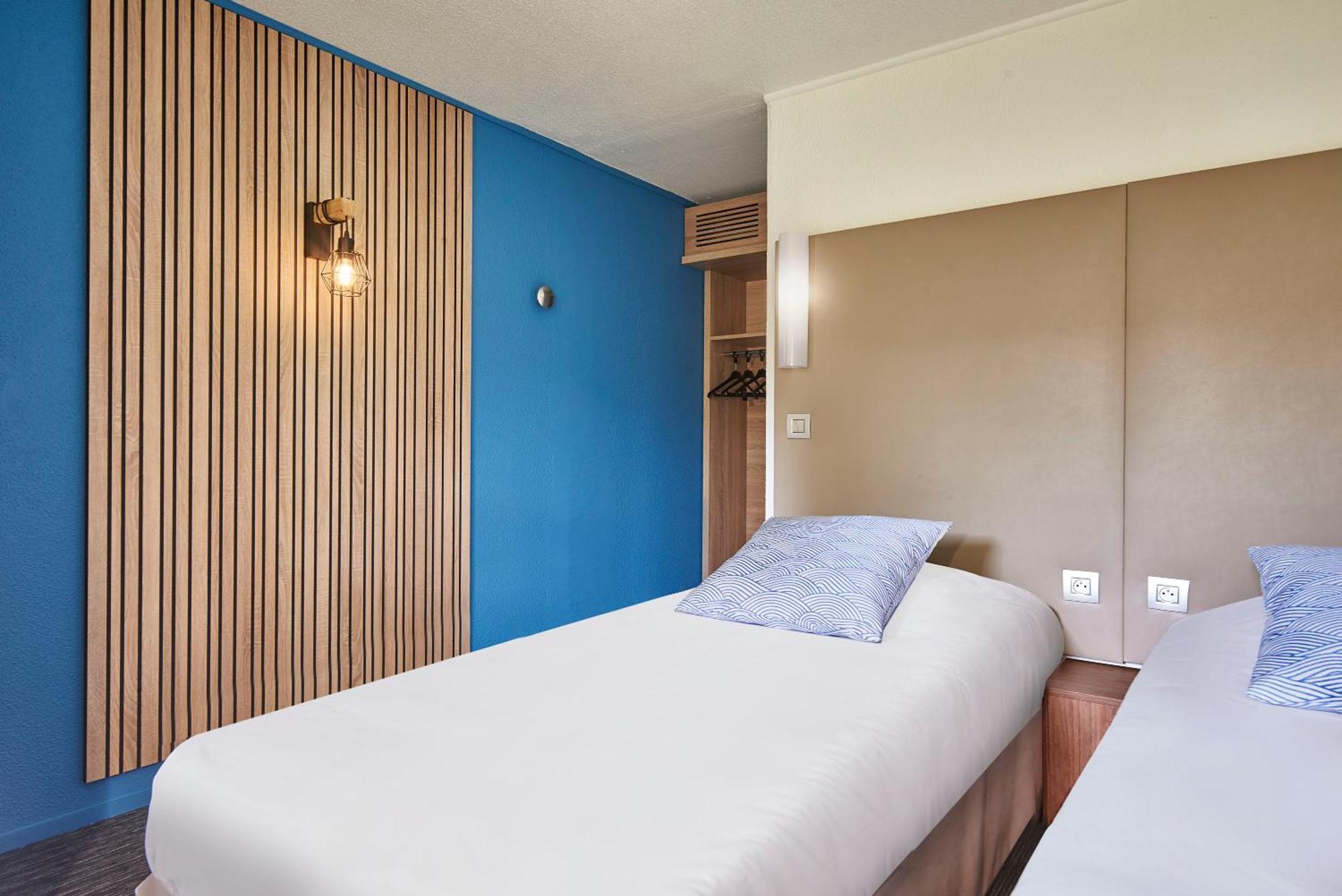 The Originals City Hotel La Verriere-Yvelines Екстериор снимка