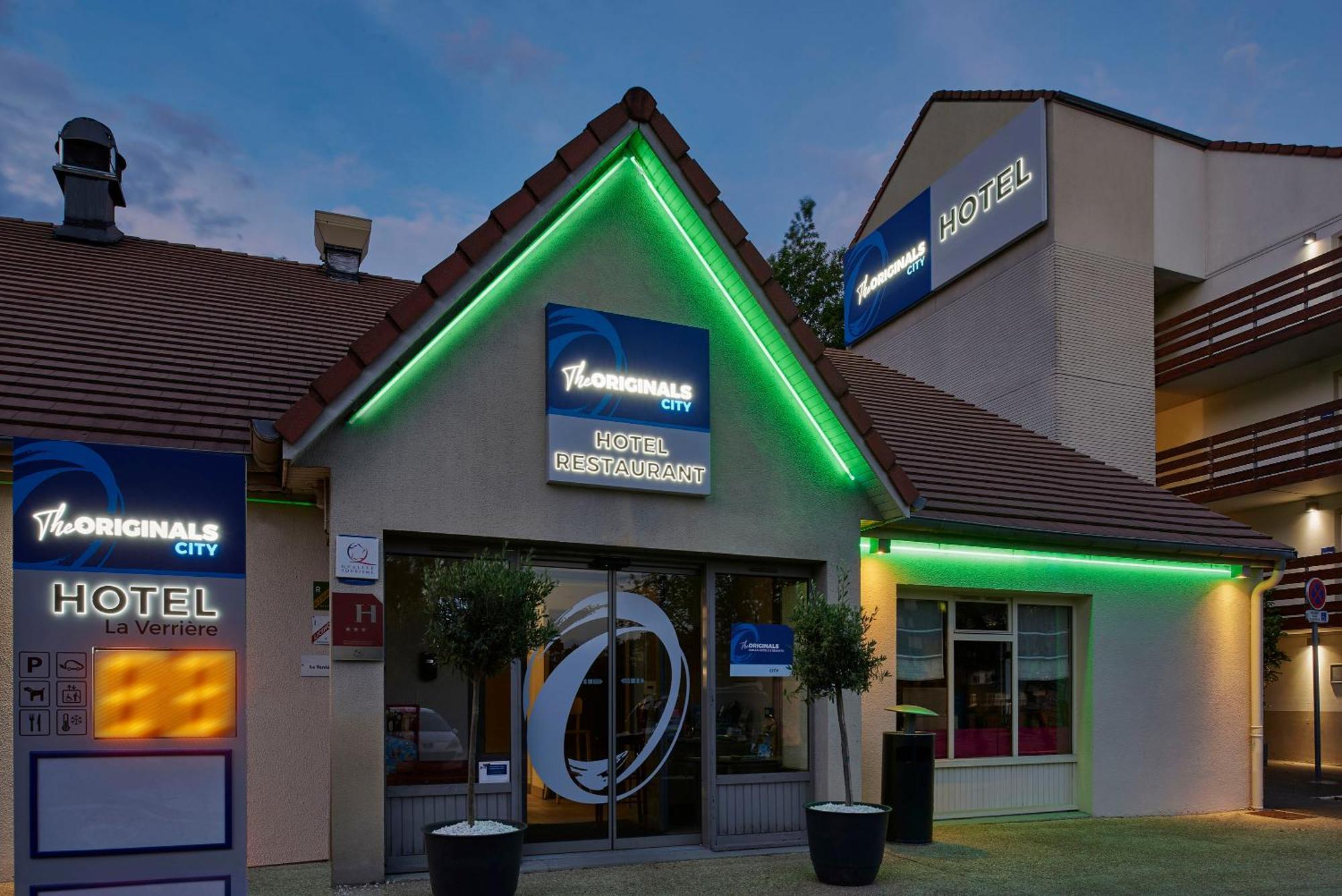 The Originals City Hotel La Verriere-Yvelines Екстериор снимка