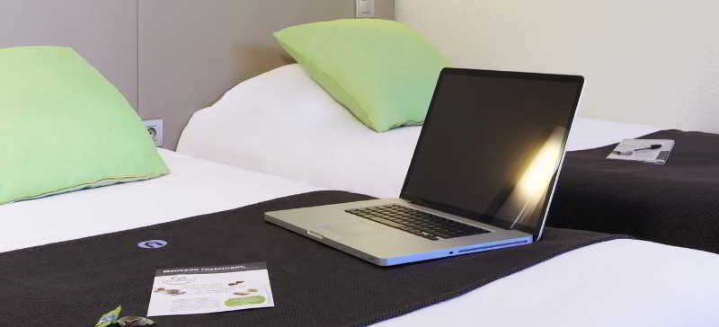The Originals City Hotel La Verriere-Yvelines Екстериор снимка
