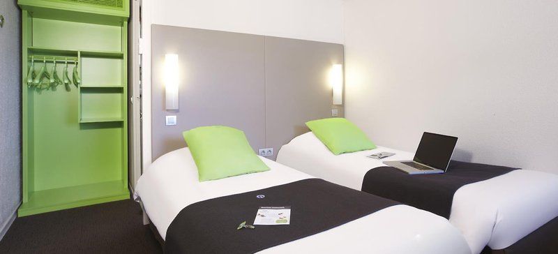 The Originals City Hotel La Verriere-Yvelines Екстериор снимка